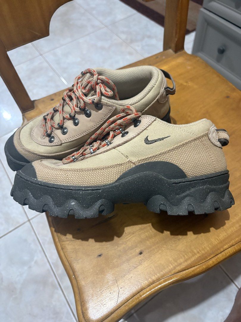 US6 / Nike Lahar Low Grain Sneakers (Category: Sneakers) located in Tuguegarao City. Submitted by past10 (Listing ID 1458615668, Image 2). Description: Nike Lahar Low Grain Sneakers (AUTHENTIC) As new No box. Get as is.