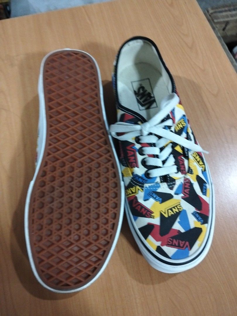 Vans (Category: Sneakers) located in El Salvador. Submitted by francheskaukayukay (Listing ID 1458512571, Image 3). Description: .