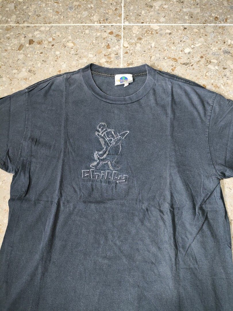 Vintage 90's Chilly Willy Cartoon (Category: Tshirts & Polo Shirts ) located in Aroroy. Submitted by dyce_deals (Listing ID 1458594871, Image 2). Description: Universal Studios 23x28 1-2-2 Issue/s: Loose Stitch Tiny Pinhole.