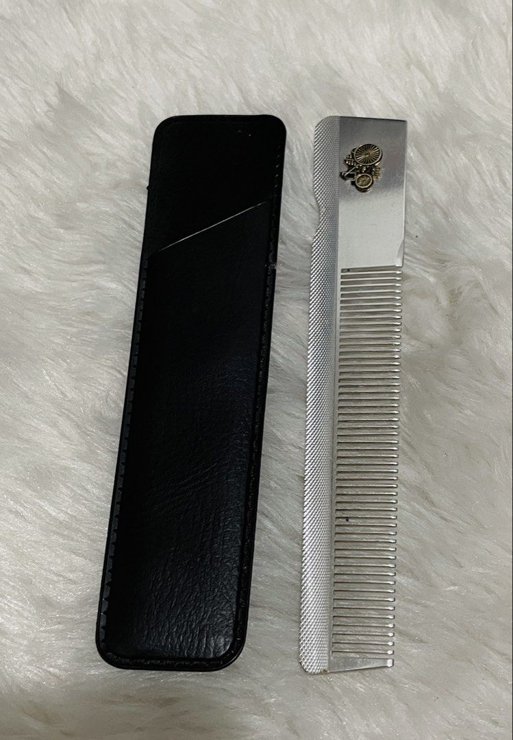 Benz 1883 metal grooming comb (Category: Hair) located in Quezon City. Submitted by sissymissy1527 (Listing ID 1458682238, Image 1). Description: .