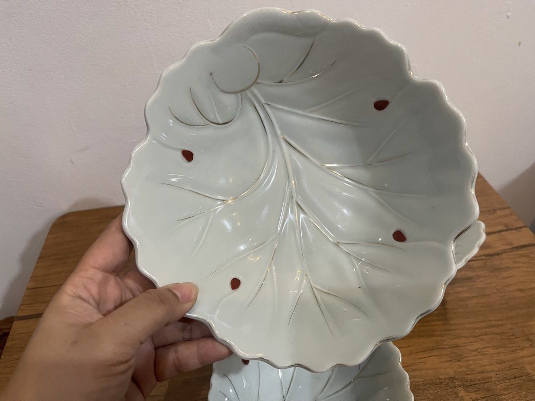 vintage Japanese ceramic leaf-shaped bowl (Category: Other Kitchenware & Tableware) located in San Fernando. Submitted by japansurpluselyu (Listing ID 1458515812, Image 3). Description: .