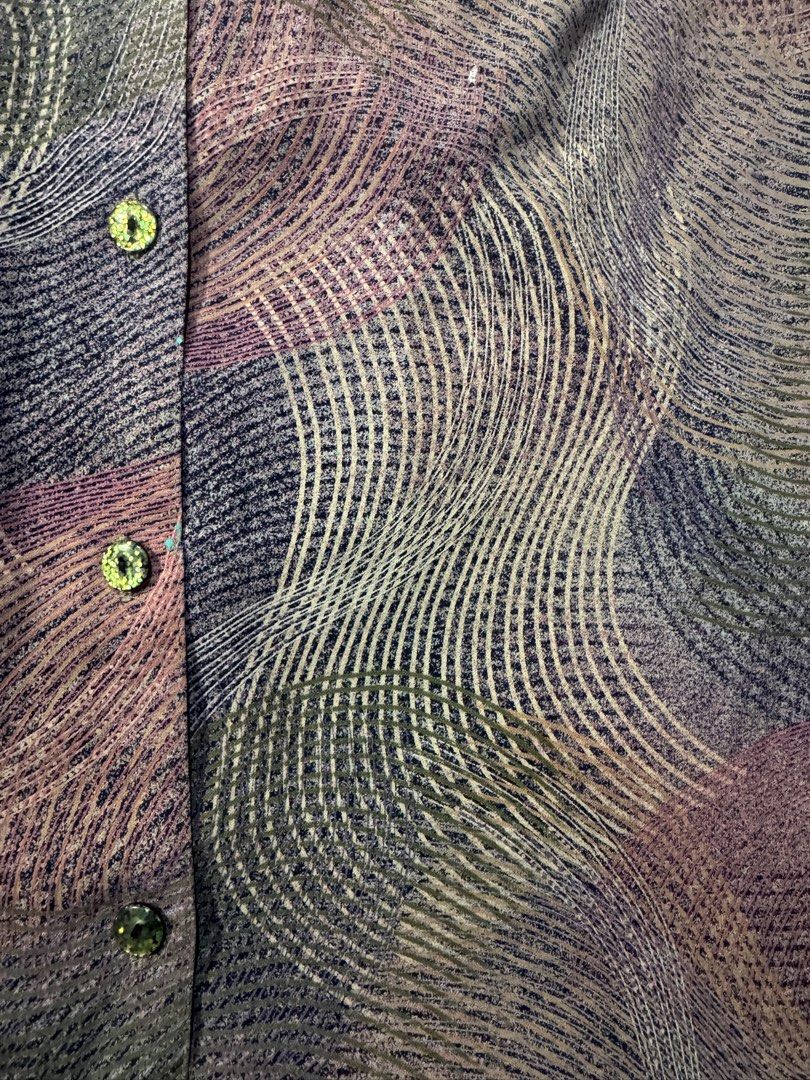 Vintage Psychedelic Print Short Sleeve Button Shirt (Category: Blouses) located in Caloocan City. Submitted by poch.queue (Listing ID 1458543972, Image 2). Description: - Collared neckline, Button-up front - Slightly cropped - Loose, comfortable fit.