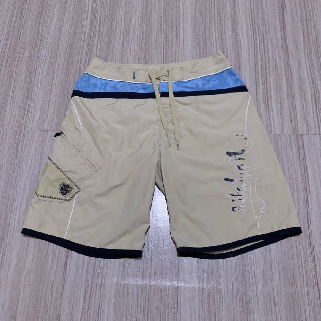Vintage Quiksilver BoardShorts (Category: Shorts) located in Quezon City. Submitted by imaginarythrifter (Listing ID 1458657998, Image 1). Description: Excellent Condition No flaws Ready to wear Size 32 on tag Measurement Width 32 Length 21.5 Slight Negotiable Can ship Nationwide Shipping not included.