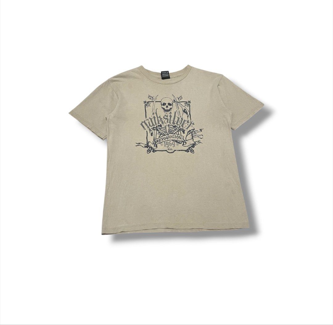 Vintage Youth Quiksilver Tee (Category: Babies & Kids Fashion) located in Bulacan. Submitted by sanjisthrift (Listing ID 1458675918, Image 1). Description: Size 4-8 years old Width 17.5 Length 24 Very Good Condition 9/10.