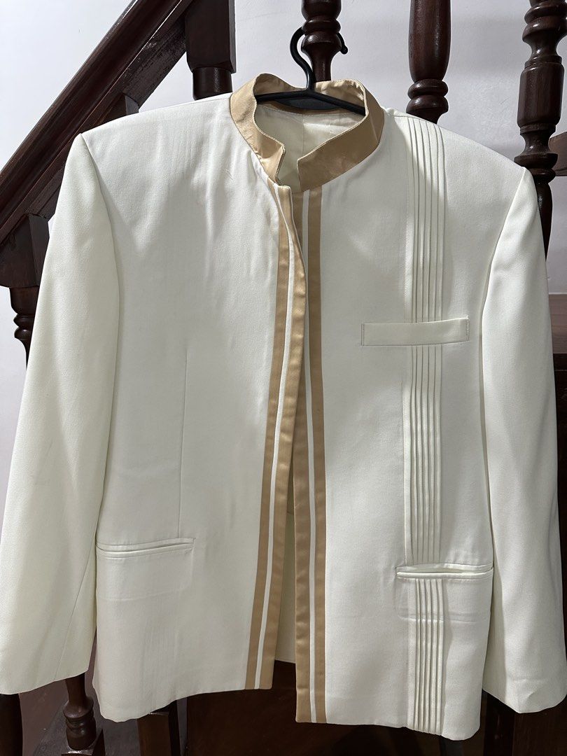 White Mandarin Collar Blazer with Gold Trim (Category: Coats, Jackets and Outerwear) located in Manila. Submitted by emilycastilla94 (Listing ID 1458580838, Image 1). Description: Size Medium Premium tela Pinatahi namin for wedding sana pero last minute change of plans kaya di po to nagamit. Sinukat lang. Pulido pagkakatahi. I can send videos of the actual item po if requested. Selling for 1k only. 6500 po patahi namin dito ng set kaso di ko na m