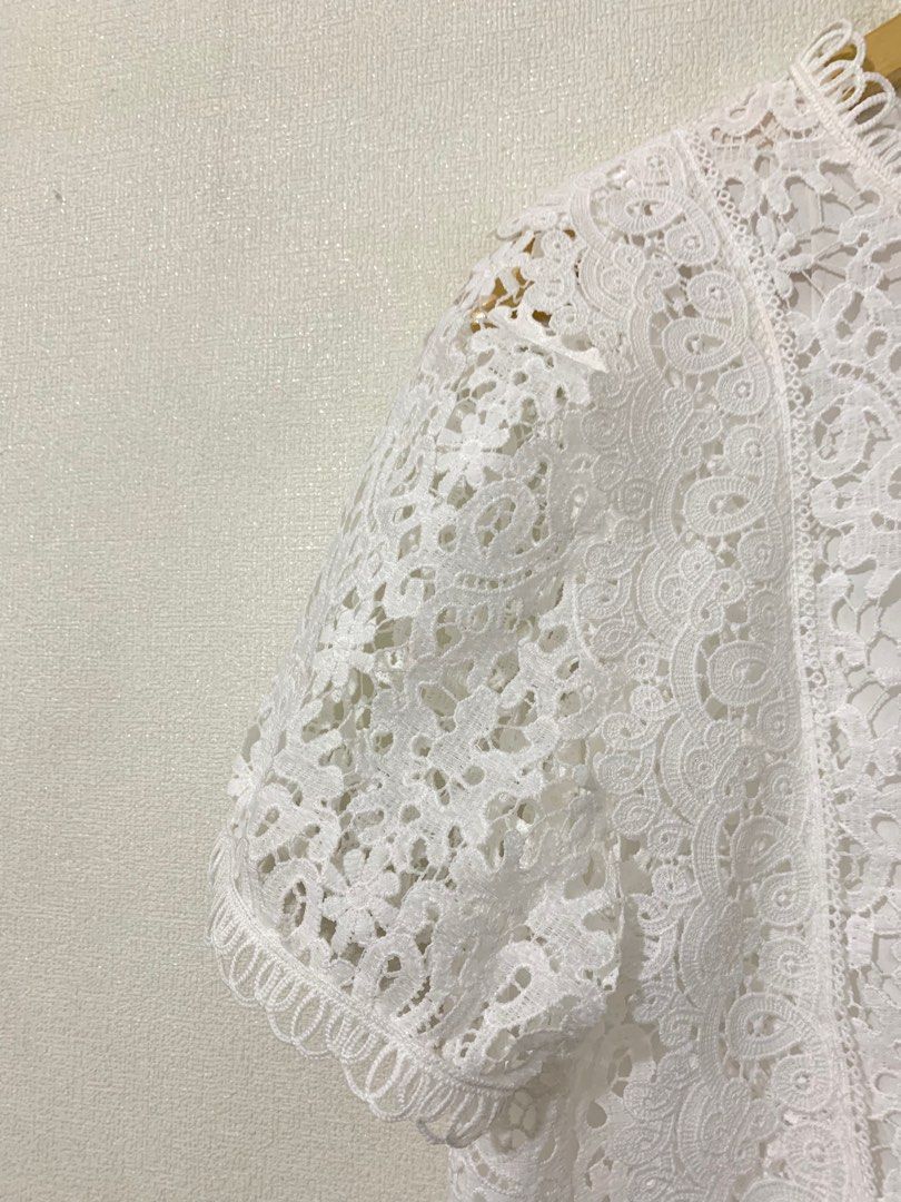 Women white lace blouse (Category: Blouses) located in Calamba. Submitted by melaicas (Listing ID 1458618129, Image 3). Description: Armpit laid flat-19.5 inches Length-24 inches .