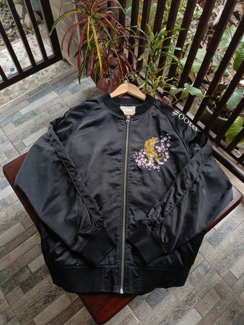 y2k Japan Embroidered Jacket (Category: Tshirts & Polo Shirts ) located in Munoz. Submitted by aj_findss (Listing ID 1458639749, Image 2). Description: Good Condition Color Rate 9 out of 10 Color may vary, flaws - loose one pocket & stains Guaranteed Authentic/OG 💯 Size Large Measurements - (inches) - Width 23 - Length 27 Shipping via J&T / LBC Shipping fee not included Mode of payment 💳 - Gcash Message me for inquiries📲.