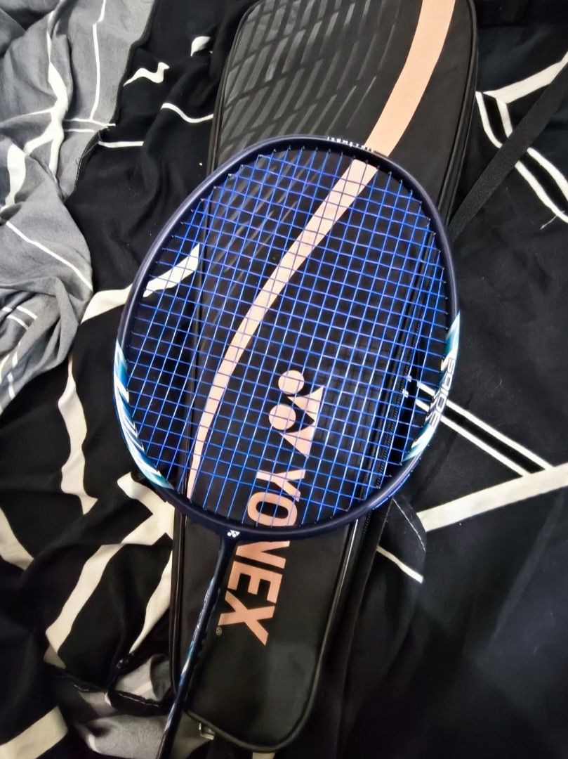 Yonex Badminton Astroxlite 27i (Category: Racket and Ball Sports) located in Valenzuela. Submitted by dattebayoshop (Listing ID 1458587428, Image 3). Description: 2x-3x lang nagamit 29 tension may konteng gasgas sa may dulo check photo blue string, never napalitan ng string.
