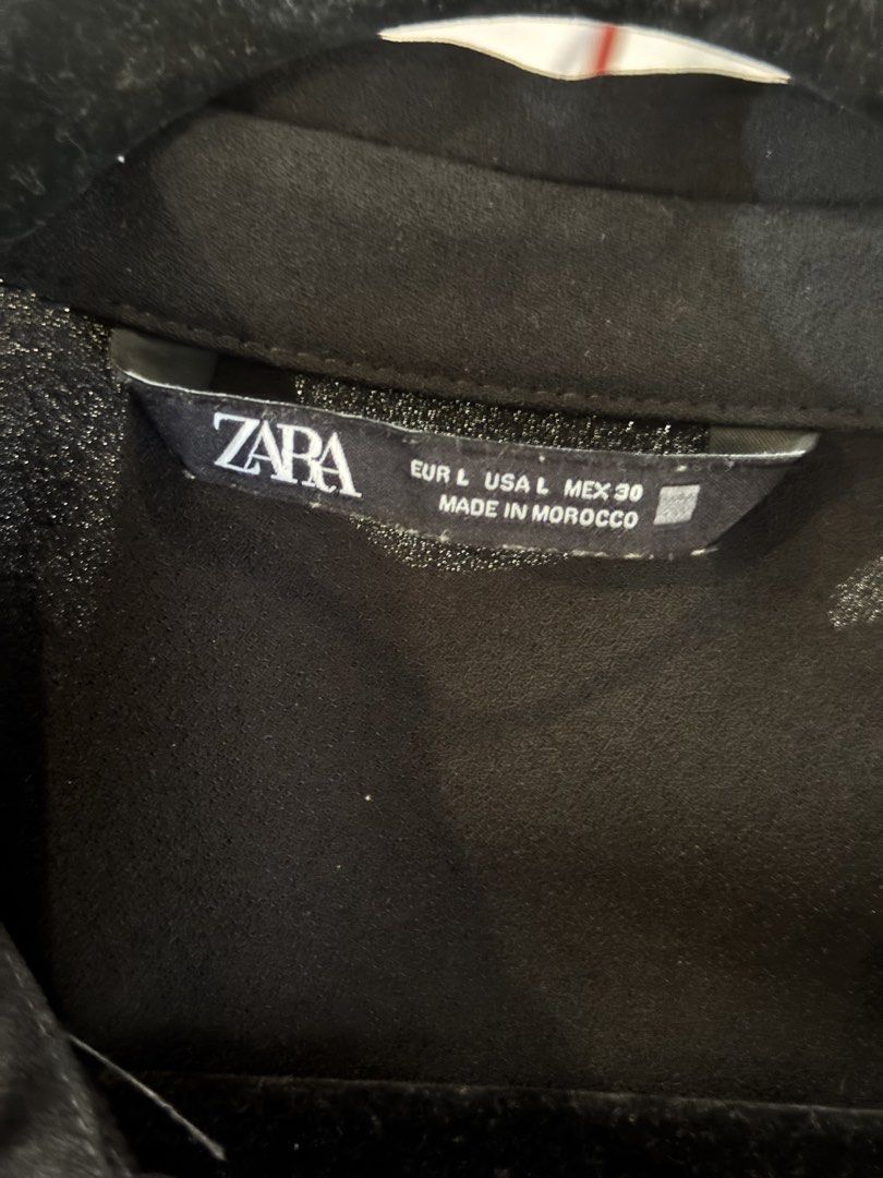 ZARA Black Collared Zip-Up Mini Dress (Category: Dresses) located in Quezon City. Submitted by reesespiecess (Listing ID 1458597616, Image 3). Description: - ZARA Black Mini Dress with collared neckline and zip-up front. Versatile dress that can be dressed up or down. - Super cute mini black dress! Loved wearing this because it was so versatile :) .
