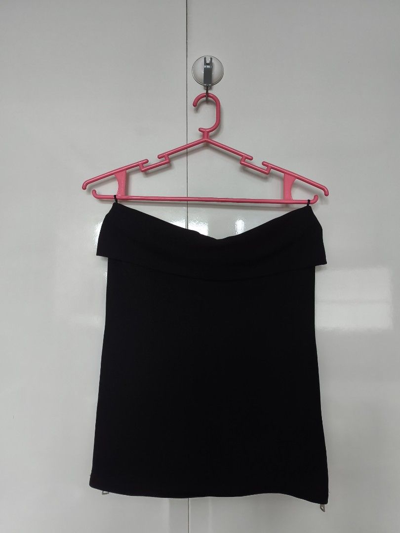 Zara Black Top (Category: Others Tops) located in Manila. Submitted by smilefashion08 (Listing ID 1458511802, Image 1). Description: Original Zara.