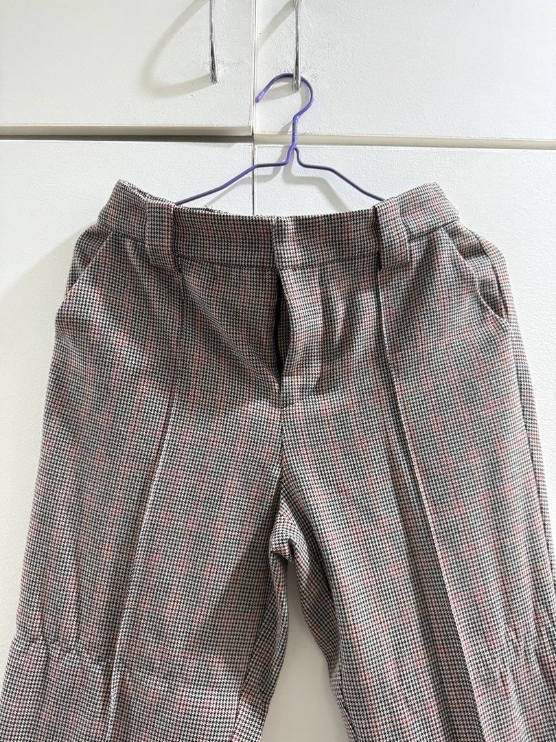 Zara Plaid Pants (Category: Other Bottoms) located in Manila. Submitted by melissamaeee (Listing ID 1458553351, Image 3). Description: Zara pants Nicer in person Stretchable and thick fabric.