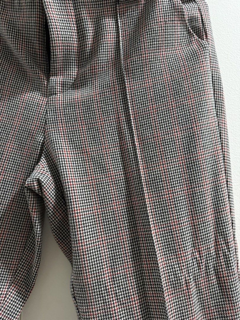 Zara Plaid Pants (Category: Other Bottoms) located in Manila. Submitted by melissamaeee (Listing ID 1458553351, Image 2). Description: Zara pants Nicer in person Stretchable and thick fabric.