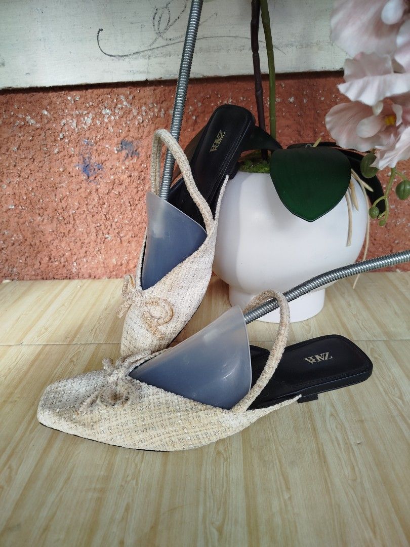 ZARA Tweed Bow Slingback Flats (Category: Heels) located in Cabuyao City. Submitted by elaine.toqz (Listing ID 1458543861, Image 2). Description: - Cute ZARA slingback flats - Tweed material with bow detail - Square toe design - Easy slip-on style - Versatile for casual or dressy looks - Size 38.