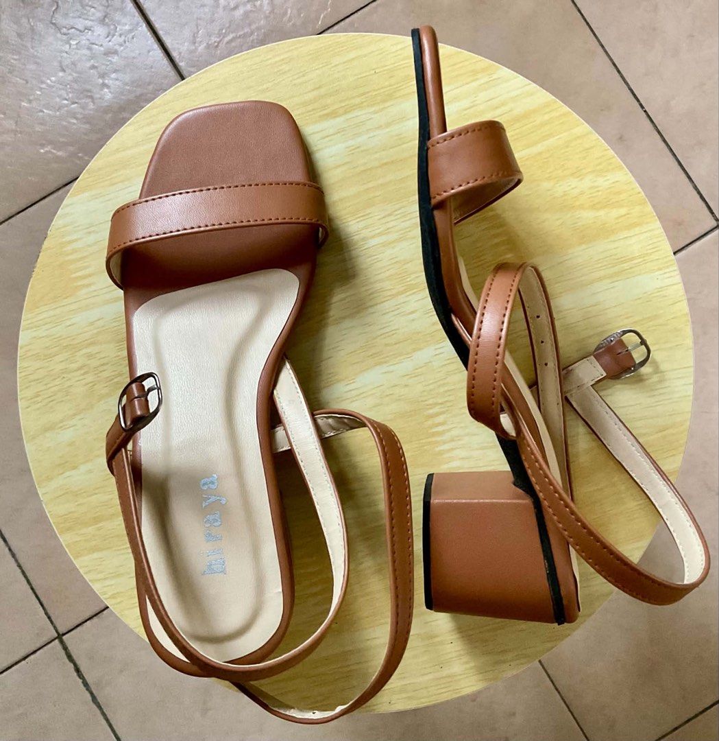 2-inches sandals - locally made (Category: Flats & Sandals) located in Manila. Submitted by prelovedbydani_913 (Listing ID 1458701146, Image 2). Description: PAUBOS SALE Liliw made sandals Hiraya Sandals on IG Materials and available sizes are posted .
