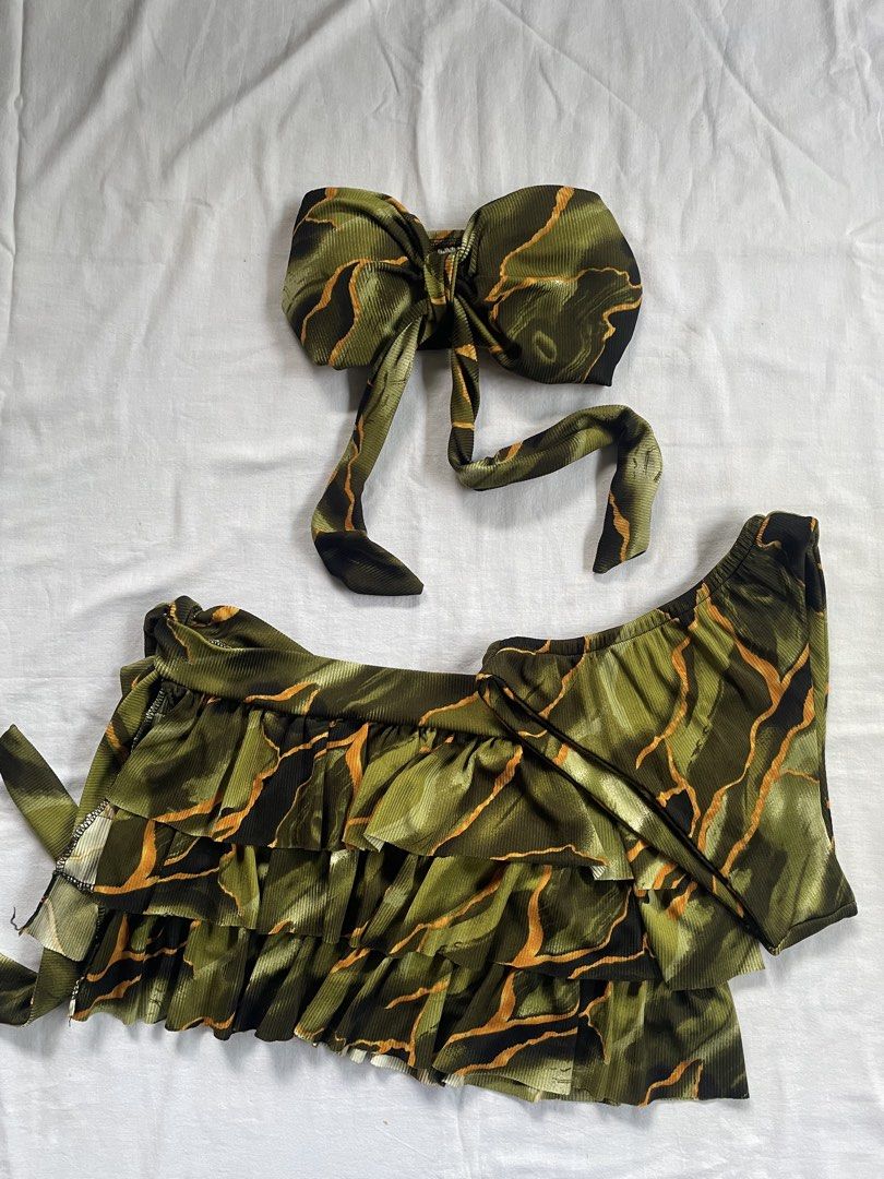 3in1 Printed Beach Swimwear Set (Category: Bikinis & Swimsuits) located in Puerto Princesa. Submitted by bygaelle.co (Listing ID 1458794947, Image 3). Description: 🪷 Size: S-M (Stretchable) 🎀Condition rate: 10/10 🎀Issue: NONE .
