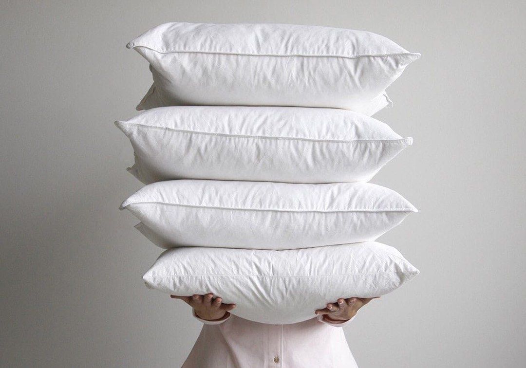 4PCS QUEEN SIZE PILLOW (Category: Cushions & Throws) located in Manila. Submitted by niabria (Listing ID 1458710023, Image 1). Description: SOFT AND FLUFFY QUEEN SIZE PILLOW 20*30 INCHES MOP : COD | GCASH | MAYA | BANK TRANSFER SAME DAY DELIVERY | ALSO OPEN FOR BULK ORDERS | WHOLESALE .