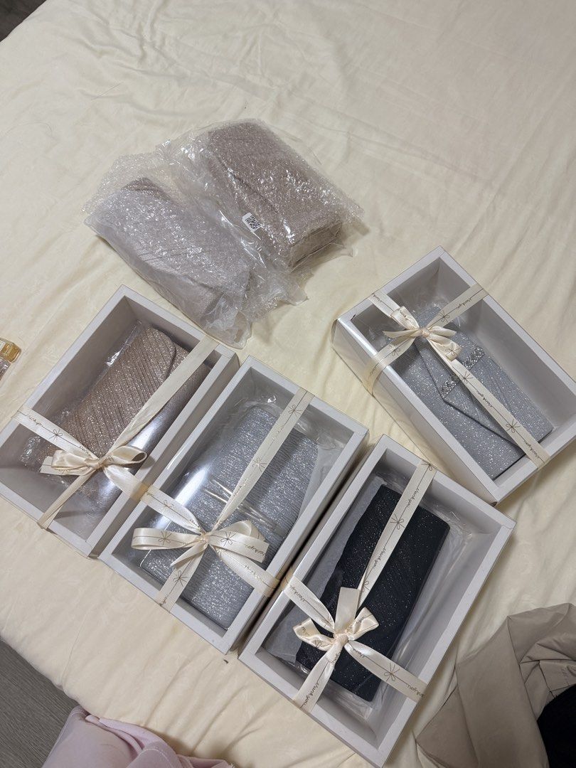 6pcs clutch bags (Category: Clutches) located in Santa Rosa. Submitted by pasabuy_by_angel (Listing ID 1458711964, Image 1). Description: .