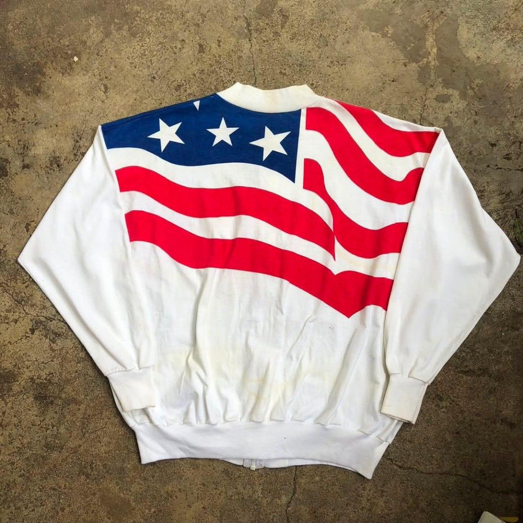 80's USA Flag Jacket (Category: Coats, Jackets and Outerwear) located in Taguig. Submitted by soyity (Listing ID 1458734191, Image 2). Description: 26 Width 26 Length Yellow Stains.