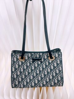（分類：）位於 。 由 heras.luxury 提交（商品編號 1458841543，圖片 1）。簡介： 。
