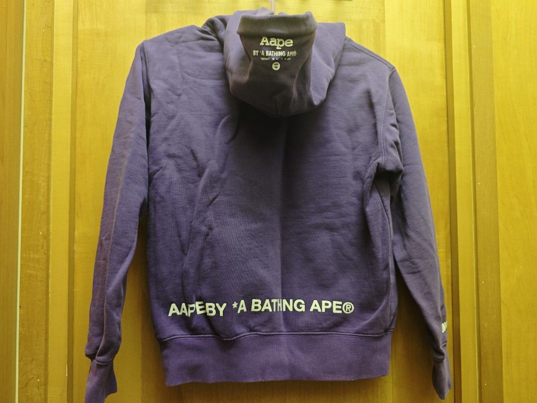 A Bathing Ape hoodie （分類：運動服裝）位於 Hong Kong。 由 marj2 提交（商品編號 1458697094，圖片 2）。簡介： purple with pocket。