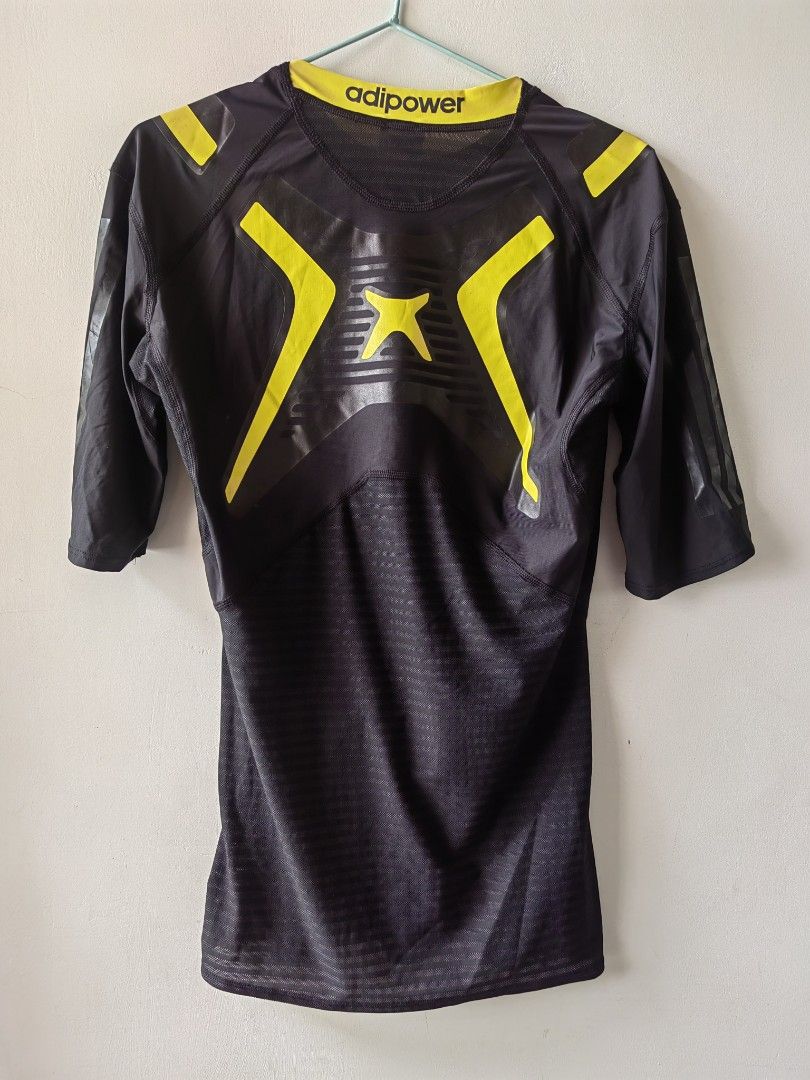 Adidas Compression Slimfit Tee (M-L) (Category: Activewear) located in Baguio. Submitted by kacijom (Listing ID 1458823006, Image 2). Description: ₱400 •Ad! Compression Tee •Size L •Condition 10/10 (Excellent Used Condition) •Color may vary due to lighting.