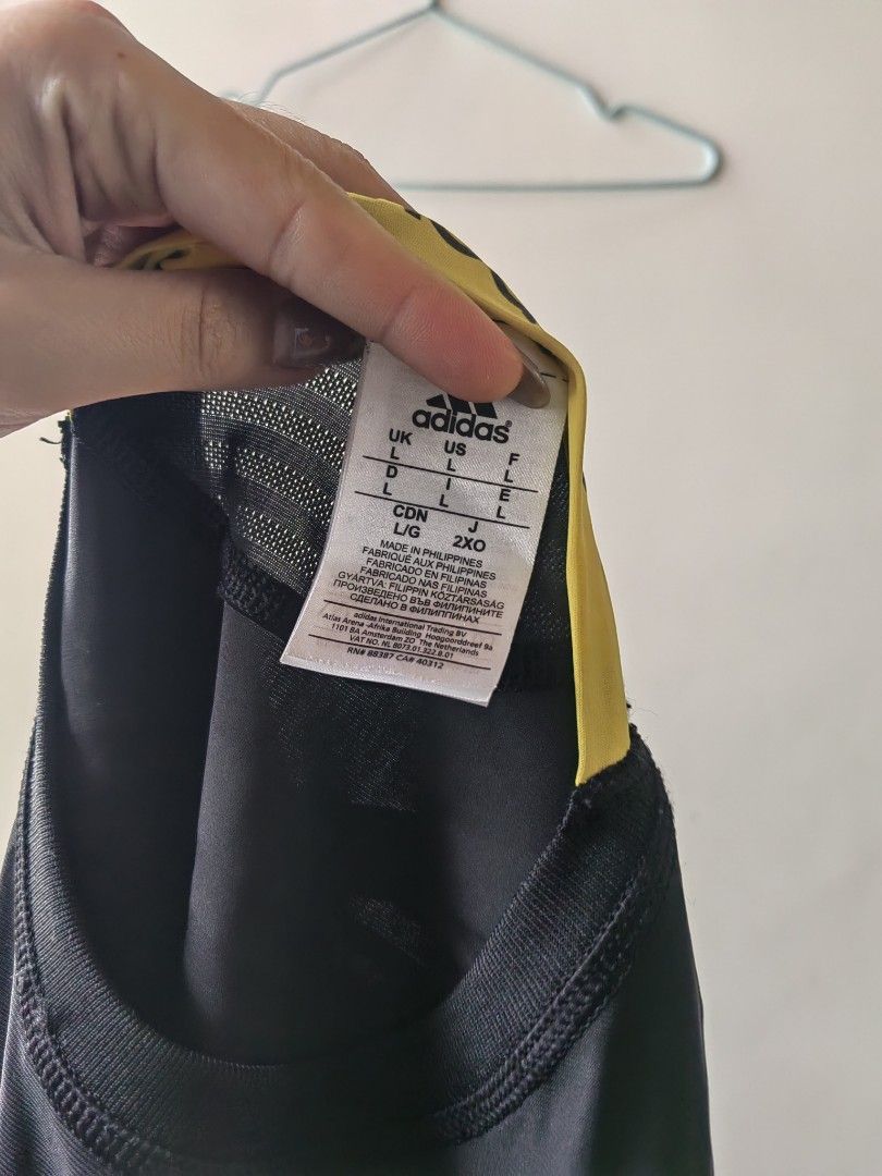 Adidas Compression Slimfit Tee (M-L) (Category: Activewear) located in Baguio. Submitted by kacijom (Listing ID 1458823006, Image 3). Description: ₱400 •Ad! Compression Tee •Size L •Condition 10/10 (Excellent Used Condition) •Color may vary due to lighting.