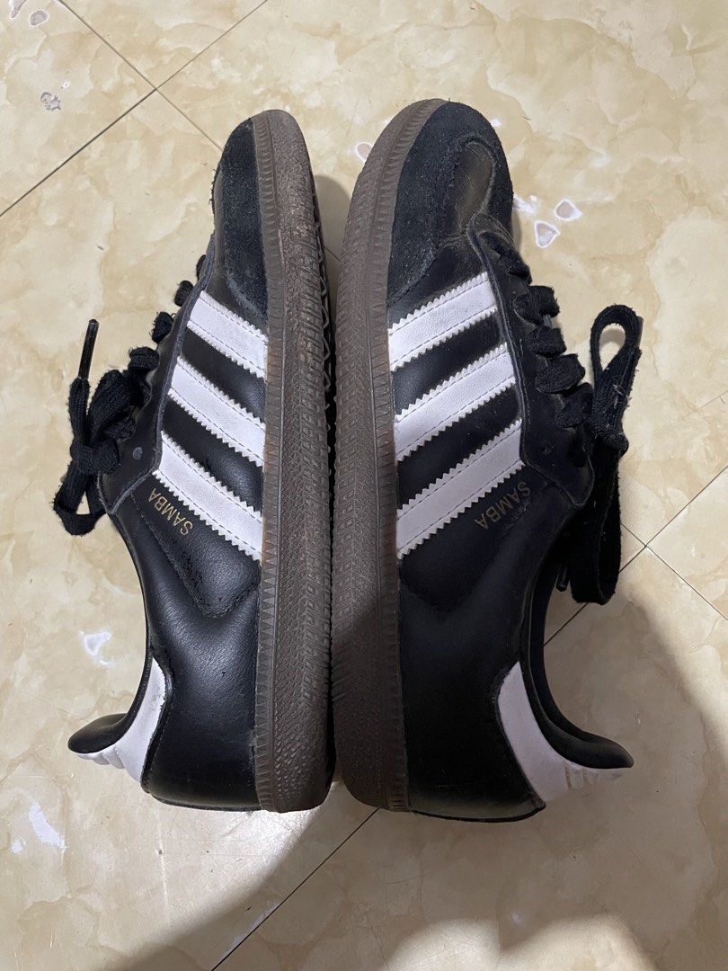Adidas Samba OG - black (Category: Sneakers) located in Paranaque City. Submitted by lovelyzshoppp (Listing ID 1458819238, Image 2). Description: - bought in SG 🇸🇬 - authentic! - dm me for more pictures - US 4, UK 3/5 - no box but can send replacement box - MOP: PayMaya - MOD: Same Day Delivery.