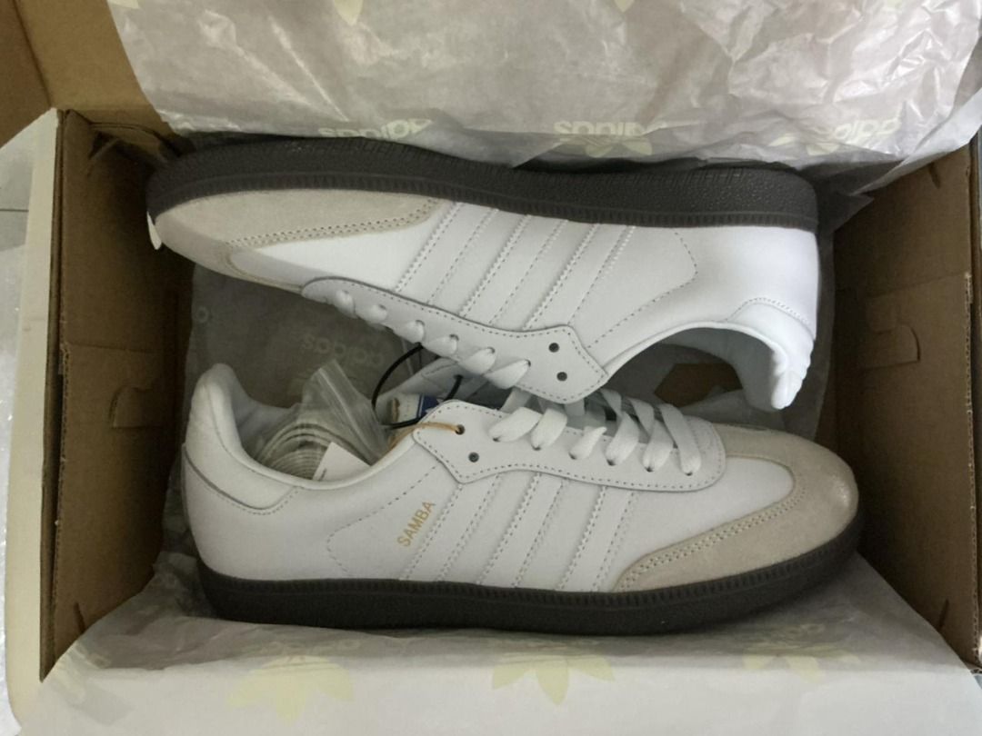 Adidas Samba OG White Gum (Category: Sneakers) located in Muntinlupa City. Submitted by belle.declutters (Listing ID 1458817264, Image 1). Description: 🤍 ADIDAS SAMBA OG — DOUBLE WHITE GUM 👟 A timeless classic that goes with literally everything. Clean, minimal, and effortlessly stylish. 🤍 ✨ BRAND NEW / AUTHENTIC ✨ Classic Samba OG silhouette ✨ Clean white colorway + gum sole ✨ LIMITED STOCK 📏 AVAILABLE SIZES: • EU 37 — 1 pair • EU 38 — 1 pai