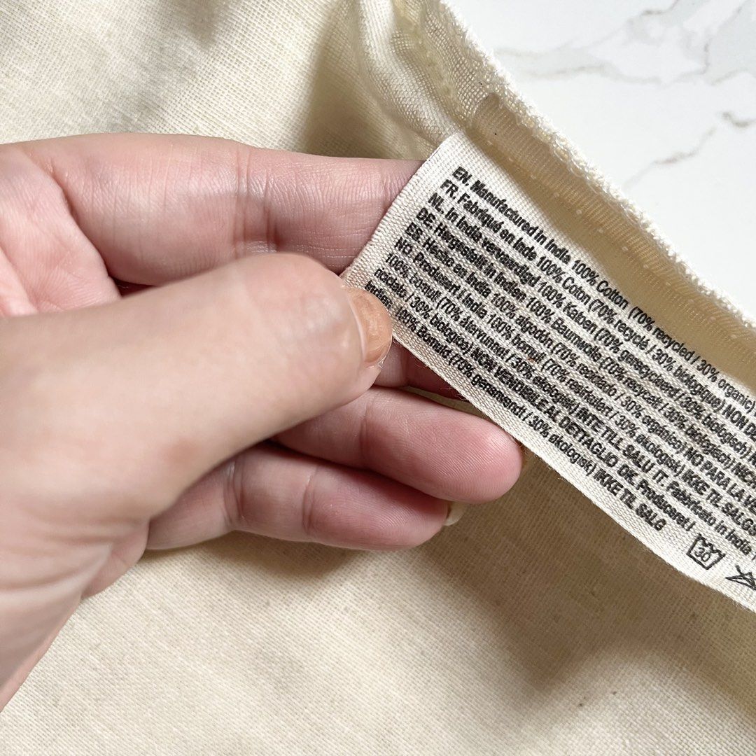 Aesop Laundry Bag (Category: Luxury Bags & Wallets) located in Taguig. Submitted by sdiph (Listing ID 1458746273, Image 2). Description: .