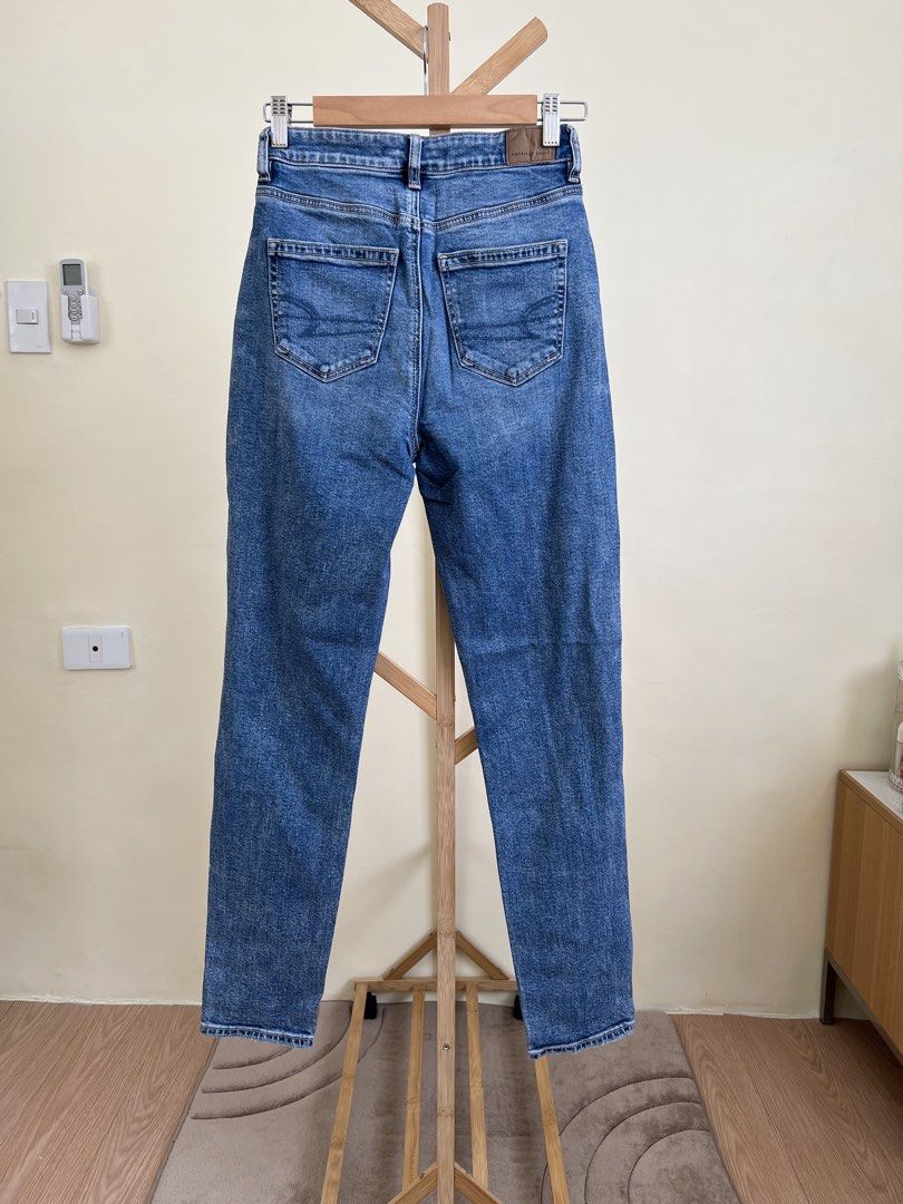 American eagle ripped jeans (Category: Jeans) located in Cavite. Submitted by akosishef (Listing ID 1458799226, Image 3). Description: Good condition Shipping sched: every weekends only due to work schedule Mop: gcash Courier: jnt.