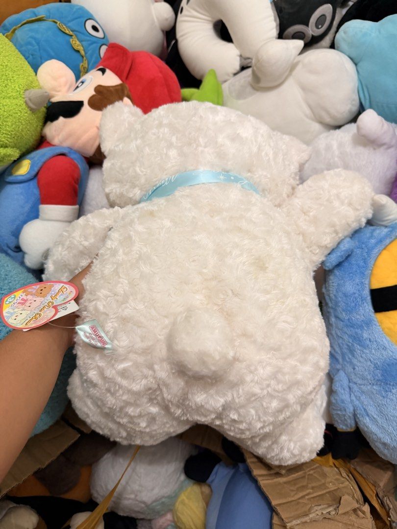 Amufun Rose Pattern Big Bear Plush Toy (Category: Plushies & Soft Toys) located in Quezon City. Submitted by cookiecreammm (Listing ID 1458748360, Image 3). Description: .