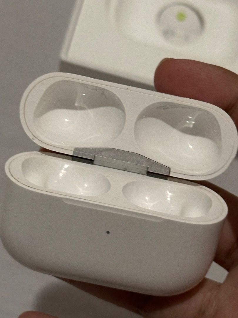 Apple AirPods Pro 2 Type C Charging Case ONLY (Category: Earphones) located in Caloocan City. Submitted by jadeyuu (Listing ID 1458748275, Image 3). Description: Apple AirPods Pro 2 charging case ONLY - Original box and manual included - Lightly used (only a few times) - Type C charging case - Selling due to upgrade - 100% original apple product, refund if not authentic - sure buyers only.