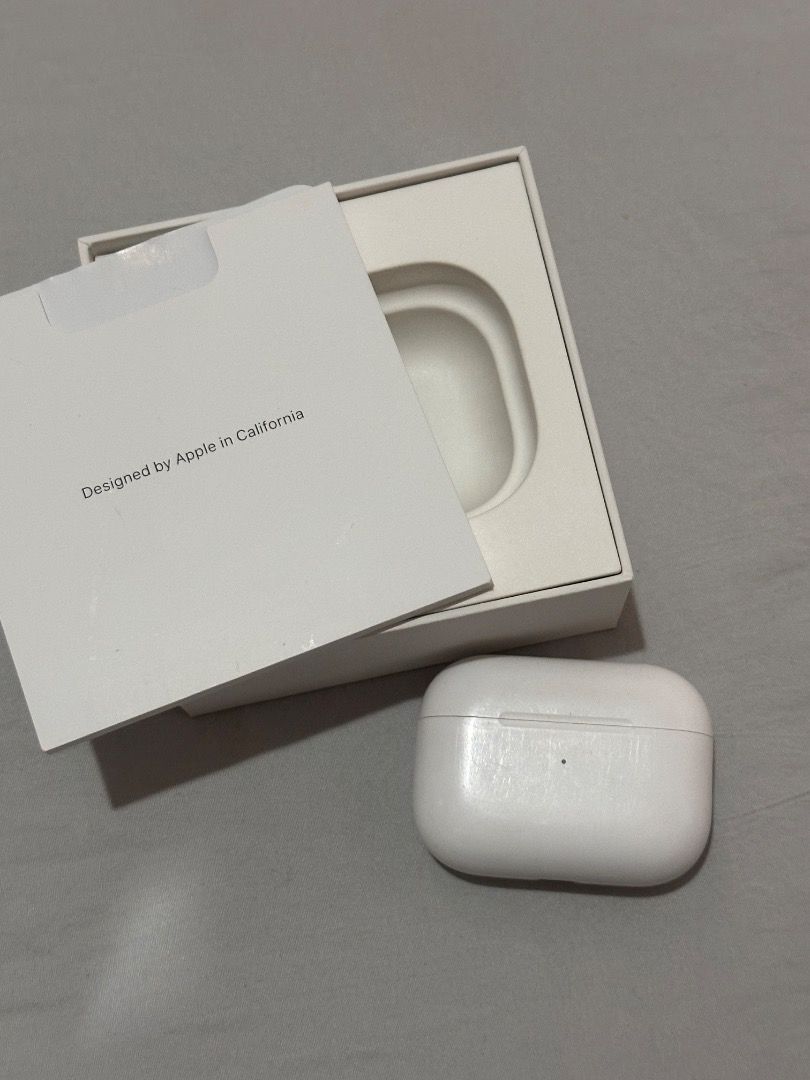 Apple AirPods Pro 2 Type C Charging Case ONLY (Category: Earphones) located in Caloocan City. Submitted by jadeyuu (Listing ID 1458748275, Image 2). Description: Apple AirPods Pro 2 charging case ONLY - Original box and manual included - Lightly used (only a few times) - Type C charging case - Selling due to upgrade - 100% original apple product, refund if not authentic - sure buyers only.