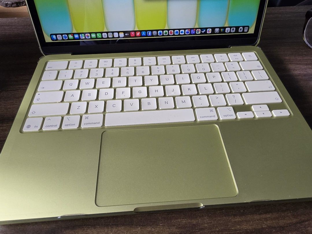 Apple MacBook Neo Citrus 256gb (Category: Laptops & Notebooks) located in Antipolo. Submitted by lemon939 (Listing ID 1458764227, Image 3). Description: FS MacBook Neo Citrus 256gb Selling my barely used MacBook Neo 256GB Citrus 100% bh 8 CC Purchase last May 2026. Complete with box Unused cable and charger With matte case Selling for ₱36,000 Item location: Lower Antipolo.