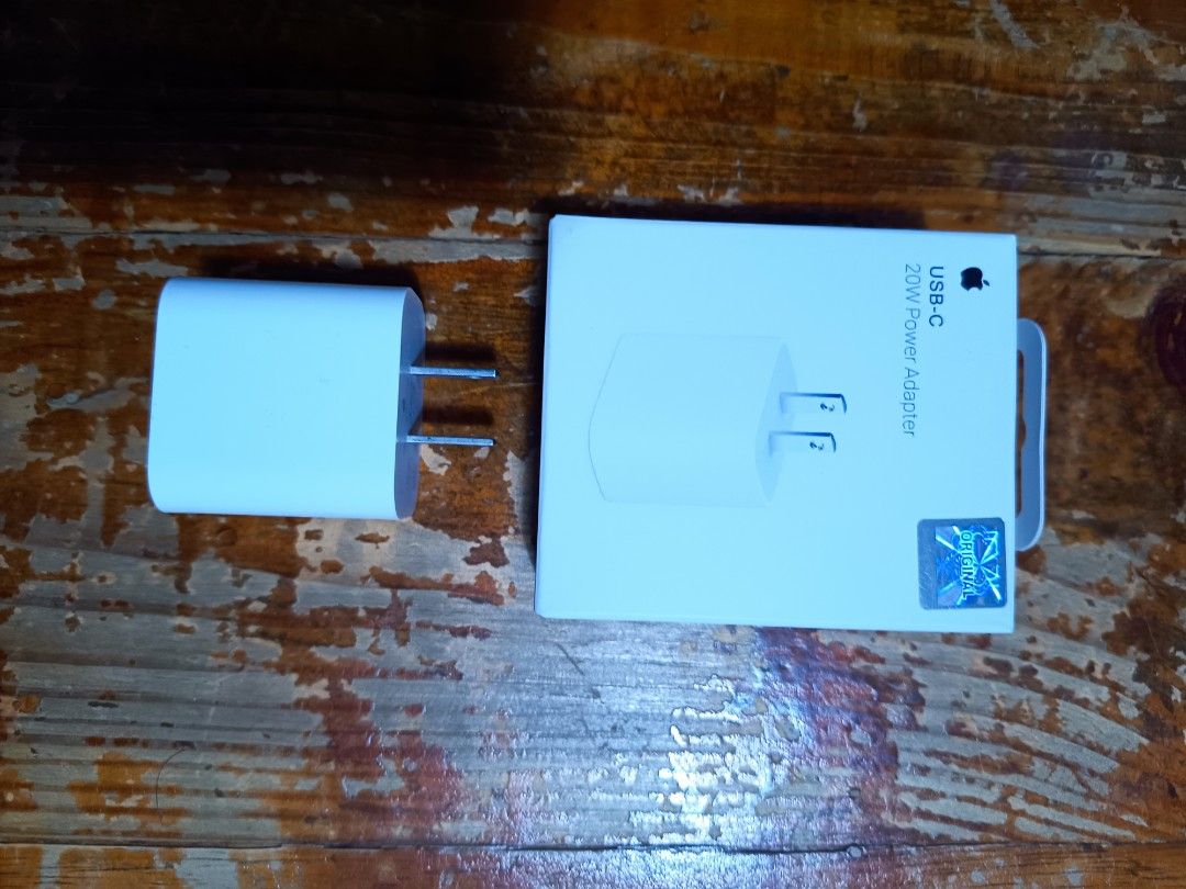 Apple Type C Adapter 20W (original) (Category: Chargers & Cables) located in Pasay City. Submitted by ODDXX (Listing ID 1458835286, Image 3). Description: Apple Type C adapter No issue /Working 350php only.