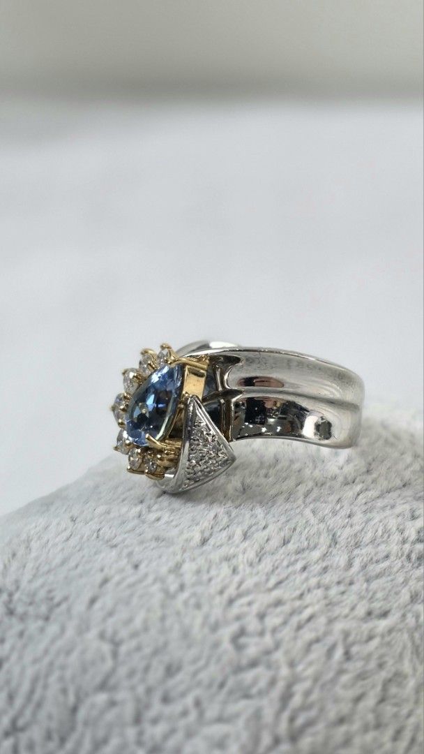 Aquamarine w/ Diamond Ring (Category: Rings) located in San Fernando. Submitted by bagproject (Listing ID 1458778156, Image 3). Description: RING Aquamarine w/ Dia Chunky setting K18-Pt900, 10.6g AQ0.96 / D0.41 ct Size 6 Php93,000.