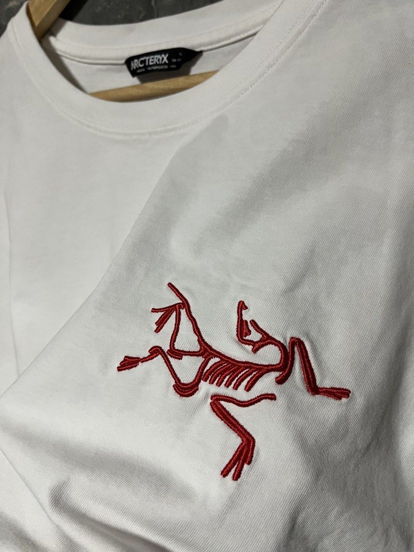 Arcteryx Shirt (Embroidered Logo) (Category: Tshirts & Polo Shirts ) located in Davao. Submitted by tann.finds (Listing ID 1458874521, Image 2). Description: Arcteryx Shirt (Embroidered Logo) Boxy type 23x26 Need wash only Thrifted items Manage your expectation Color may vary due to lighting 082 DVO.