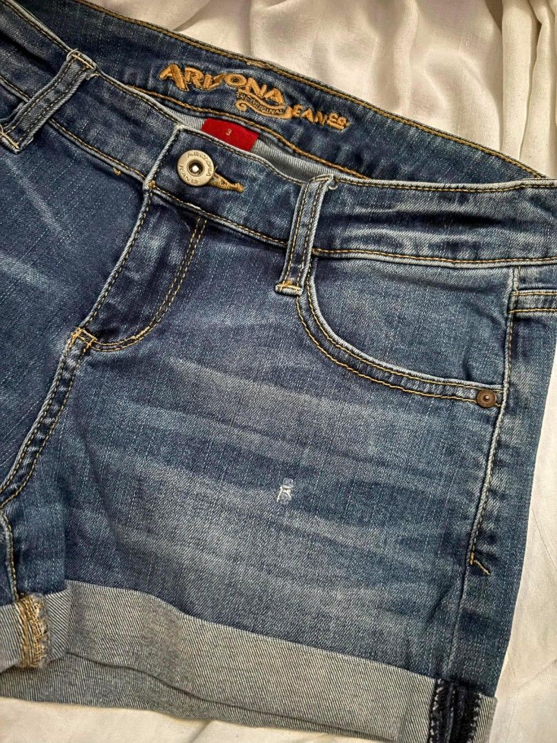 Arizona Jeans Co. Blue Denim (Category: Shorts) located in Malay. Submitted by daisiberry (Listing ID 1458703886, Image 3). Description: HIGHWAIST CLEANCUT size 27 length: 10 (any 3 items for 199) • Please check the size, measurements, and condition carefully before purchasing. • All items are preloved/thrifted, so minor signs of wear may be present. 🤍 Please be a sure buyer before checking out. Thank you!.