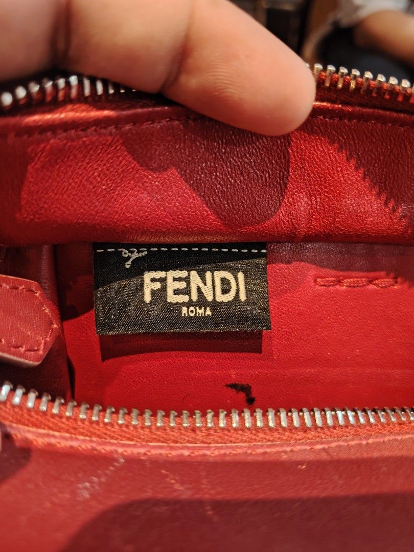 Authentic fendi two way (Category: Luxury Bags & Wallets) located in Cagayan de Oro. Submitted by michaelluxuryitems (Listing ID 1458756859, Image 3). Description: Fendi two way bag Good condition.