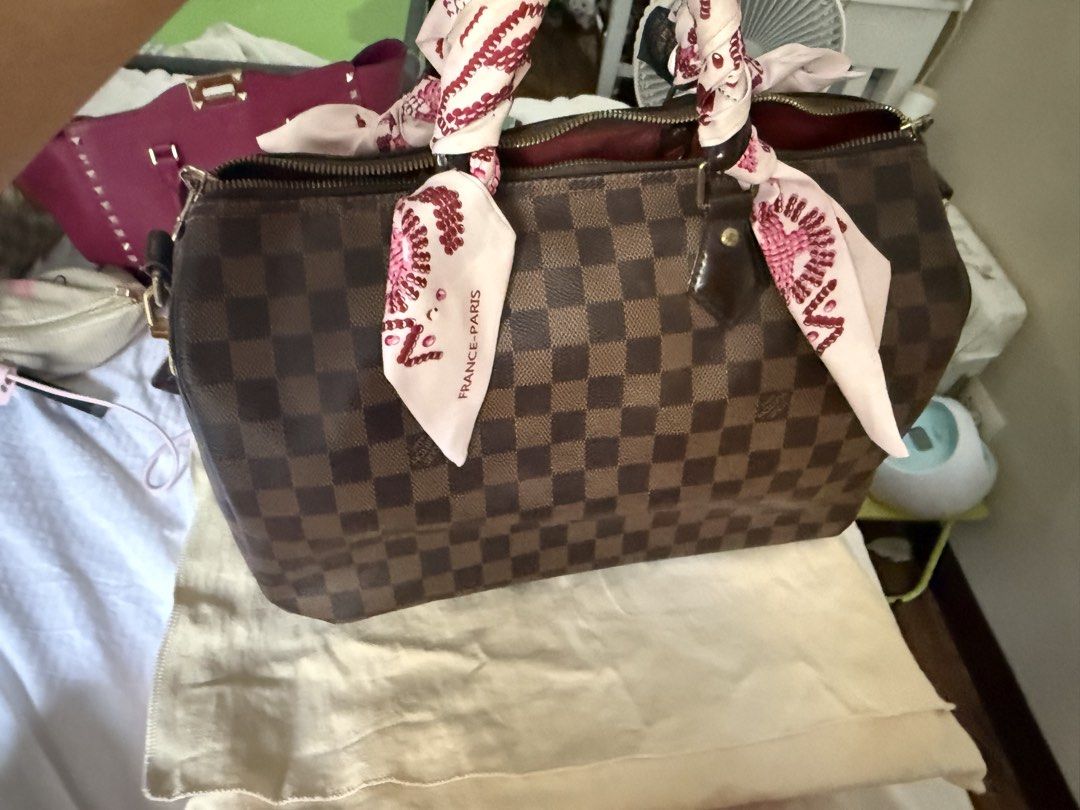 Authentic LV Speedy 35 with receipt (Category: Luxury Bags & Wallets) located in Naga. Submitted by Qualityisbetterthanquantity (Listing ID 1458770549, Image 1). Description: ✨ Authentuc Louis Vuitton Speedy 35 Bandoulière ✨with receipt bought in brown thomas in Ireland 🇮🇪 Grafton street For Sale! 👜🤎 Elegant, timeless, and perfect for everyday use or travel. The Speedy 35 Bandoulière offers a spacious interior while still looking effortlessly