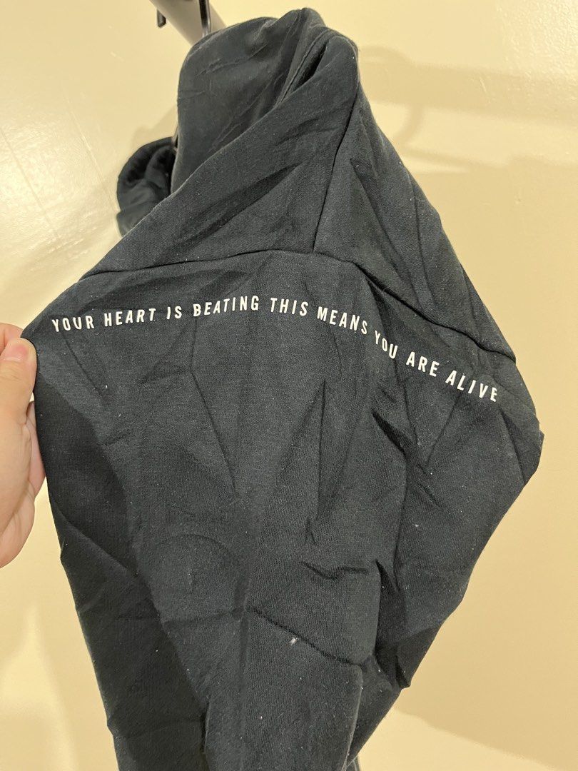 Authentic Nike Dri-FIT Cropped Hoodie (Category: Others Tops) located in Manila. Submitted by sophianne19 (Listing ID 1458711555, Image 3). Description: 🔥 AUTHENTIC NIKE DRI-FIT CROPPED PULLOVER HOODIE 🔥 Selling this unique, authentic Nike Dri-FIT cropped hoodie in excellent preloved condition. Perfect for athleisure, gym warm-ups, or casual streetwear fits. ✨ KEY FEATURES: - Brand: 100% Original Nike (Dri-FIT moisture-wicking tech) - Style Cod