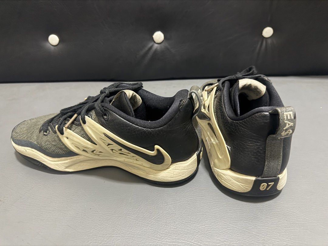 Authentic Nike KD 15 (Category: Sneakers) located in Las Pinas. Submitted by findmeeasy (Listing ID 1458834263, Image 2). Description: Selling my authentic Nike KD 16 ‘Pathway Royalties’ performance basketball shoes at a steals price for a quick sell. Great traction and cushion for court play or casual wear. Item Details: Model: Nike KD 15 Style Code: FN8009-001 Colorway: Black / Field Purple / Vivid Purple / Light Swarm Size: US 9 | UK 8 | EUR 4