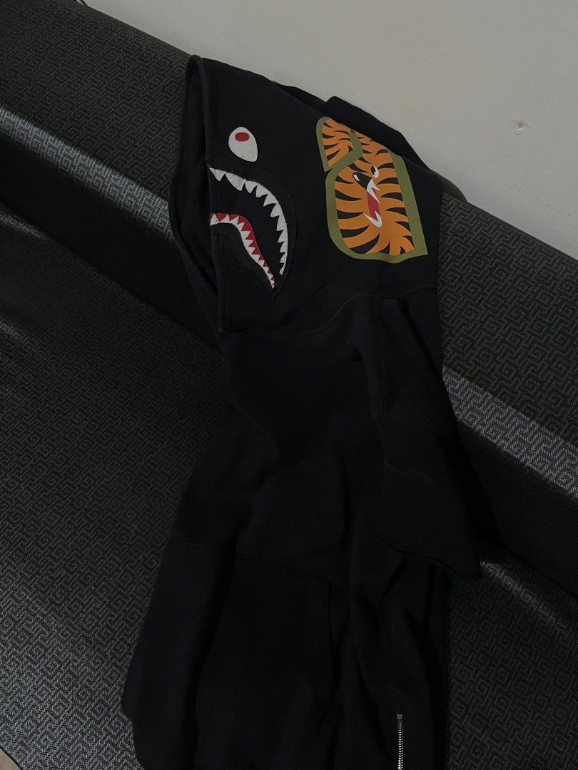 Bape Short Sleeve Hoodie & Bape Tee Bundle (Category: Coats, Jackets and Outerwear) located in Davao. Submitted by rel18 (Listing ID 1458769036, Image 3). Description: Bape Short Sleeve Hoodie Orig Large 22 x 28 Bape Tee Orig Dimes 22 x 29 Bundle .