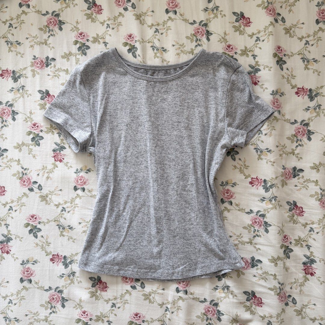 basic grey fitted tee (Category: Shirts) located in Singapore. Submitted by lovelilies444 (Listing ID 1458812848, Image 1). Description: stretchy, fits xs-s meetups only at the west side tracked mailing +$3.