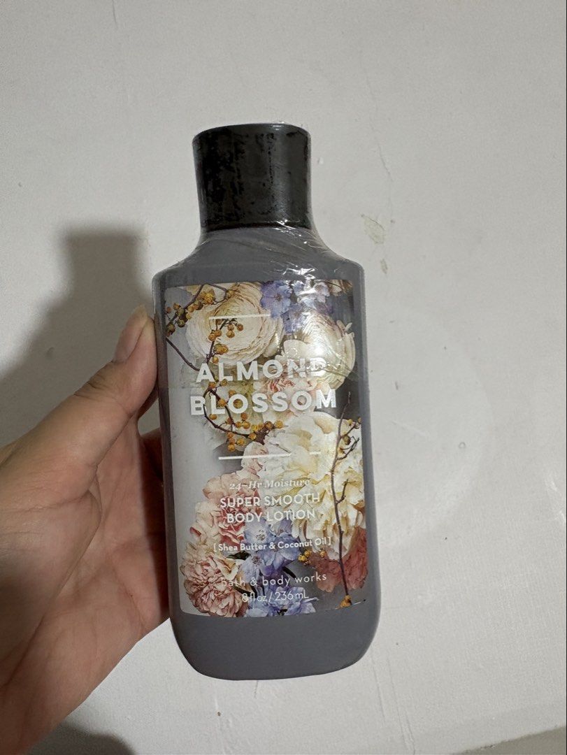 Bath & Body Works - BODY LOTION (Category: Body Care) located in Dasmarinas. Submitted by twiceasnewph (Listing ID 1458784990, Image 2). Description: Lotion Decluttering ( maalikabok due to storage).