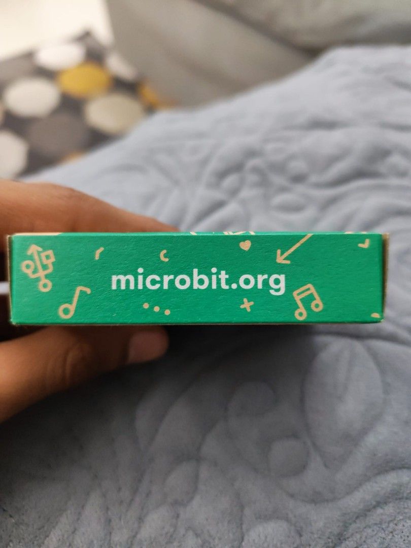 BBC Microbit （分類：益智學習玩具）位於 Hong Kong。 由 hridayrahul15122011 提交（商品編號 1458790724，圖片 3）。簡介： good for upper primary and secondary students who are fond of coding and information technology, helps them learn code in a more practical manner and a fun way。