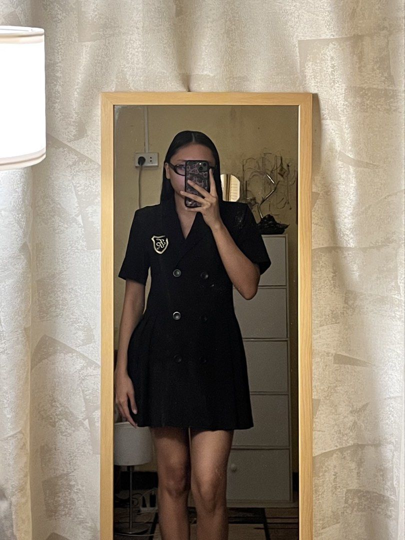 Black Blazer Dress (Category: Dresses) located in Rizal. Submitted by vie_apparel (Listing ID 1458713492, Image 1). Description: - Chic black blazer dress - Small to Medium - Good as new - MOP: Gcash, Bank Transfer ‼️Payment First ‼️No Cancellation ‼️Buyer will shoulder the sf .