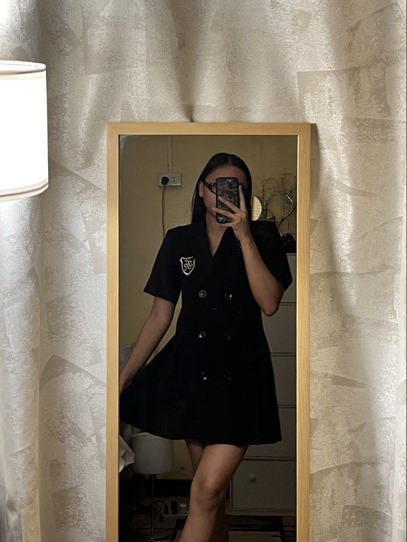 Black Blazer Dress (Category: Dresses) located in Rizal. Submitted by vie_apparel (Listing ID 1458713492, Image 2). Description: - Chic black blazer dress - Small to Medium - Good as new - MOP: Gcash, Bank Transfer ‼️Payment First ‼️No Cancellation ‼️Buyer will shoulder the sf .