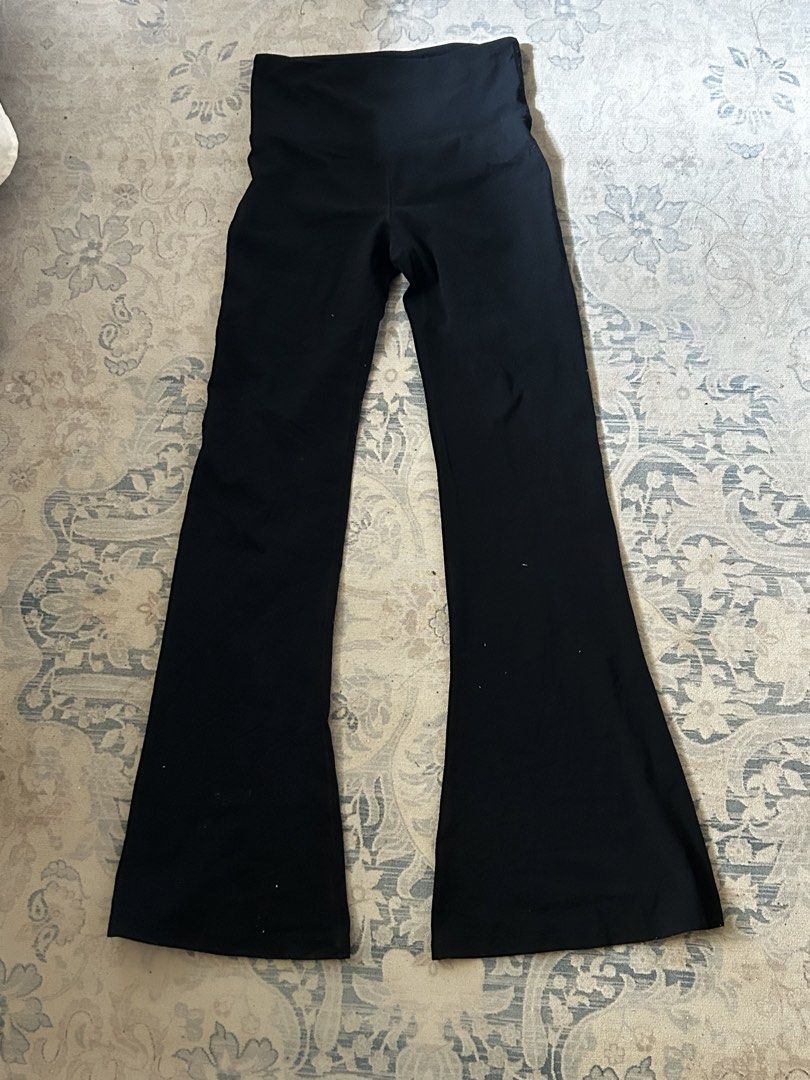 Black Flared Lounge Pants (Category: Other Bottoms) located in Manila. Submitted by adeerinthecountryclub (Listing ID 1458697221, Image 2). Description: slightly used but good as new 💗.