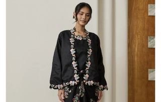 (Category: ) located in . Submitted by petite_wardrobe_ (Listing ID 1458710309, Image 1). Description: .